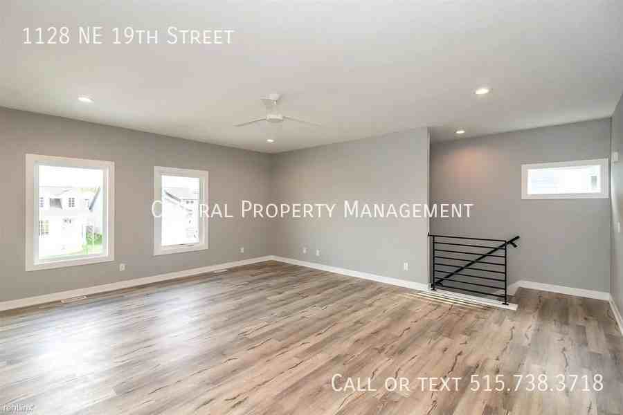 1128 Ne 19th St - Photo 6 of 19