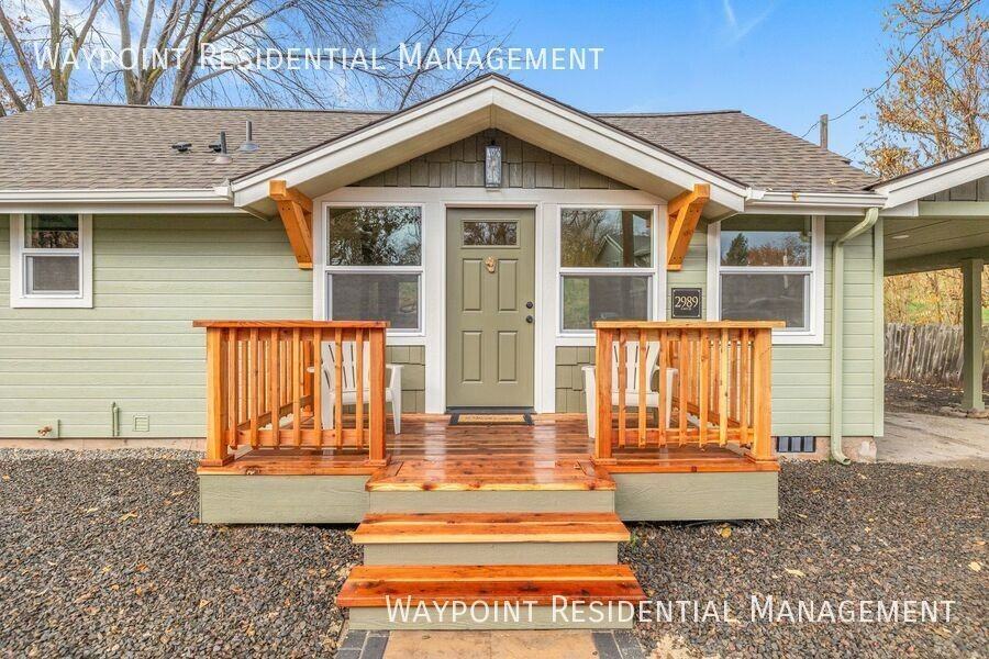 2989 S Ivy St - Photo 3 of 34