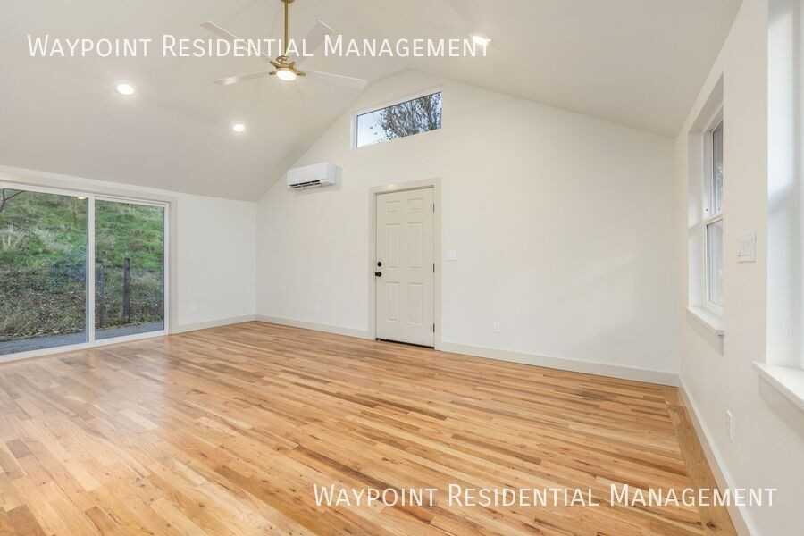 2989 S Ivy St - Photo 6 of 34