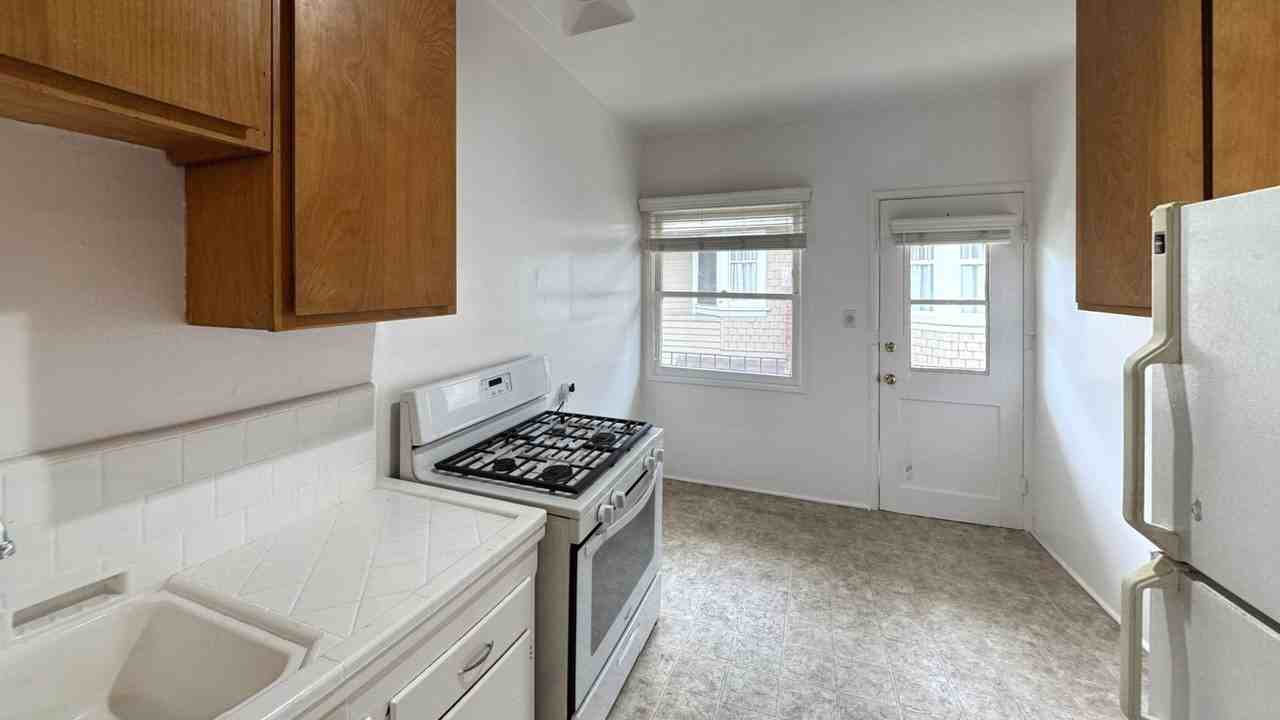 25 19th Ave #E - Photo 2 of 13