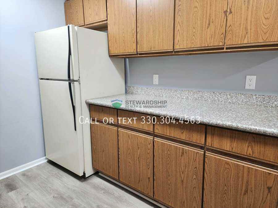 693 Carroll Street - Photo 5 of 33