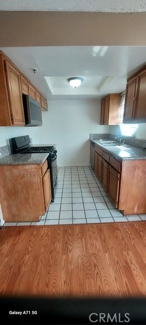 1706 Grismer Ave #1706-205 - Photo 5 of 8