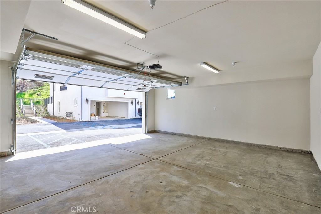 32 Spyglass Ave #32 - Photo 2 of 50