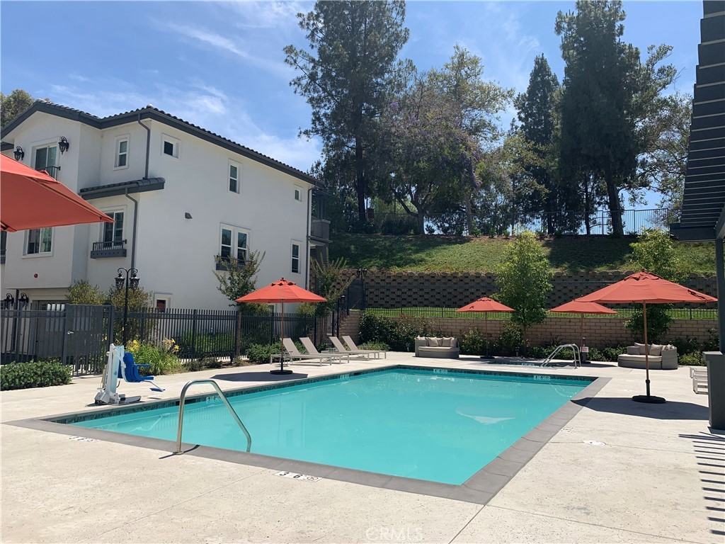 32 Spyglass Ave #32 - Photo 5 of 50