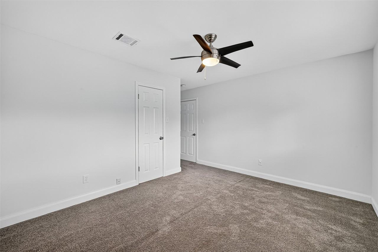 818 Silvergate Dr #818 - Photo 5 of 40