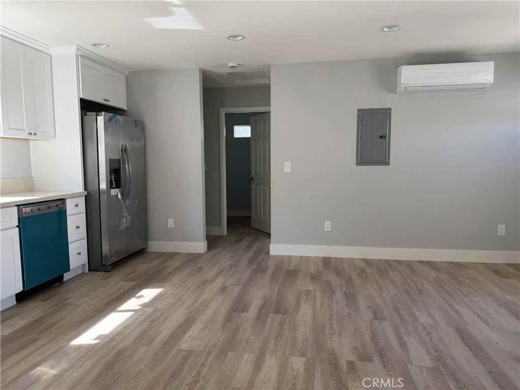 641 Ward St #641 - Photo 3 of 19
