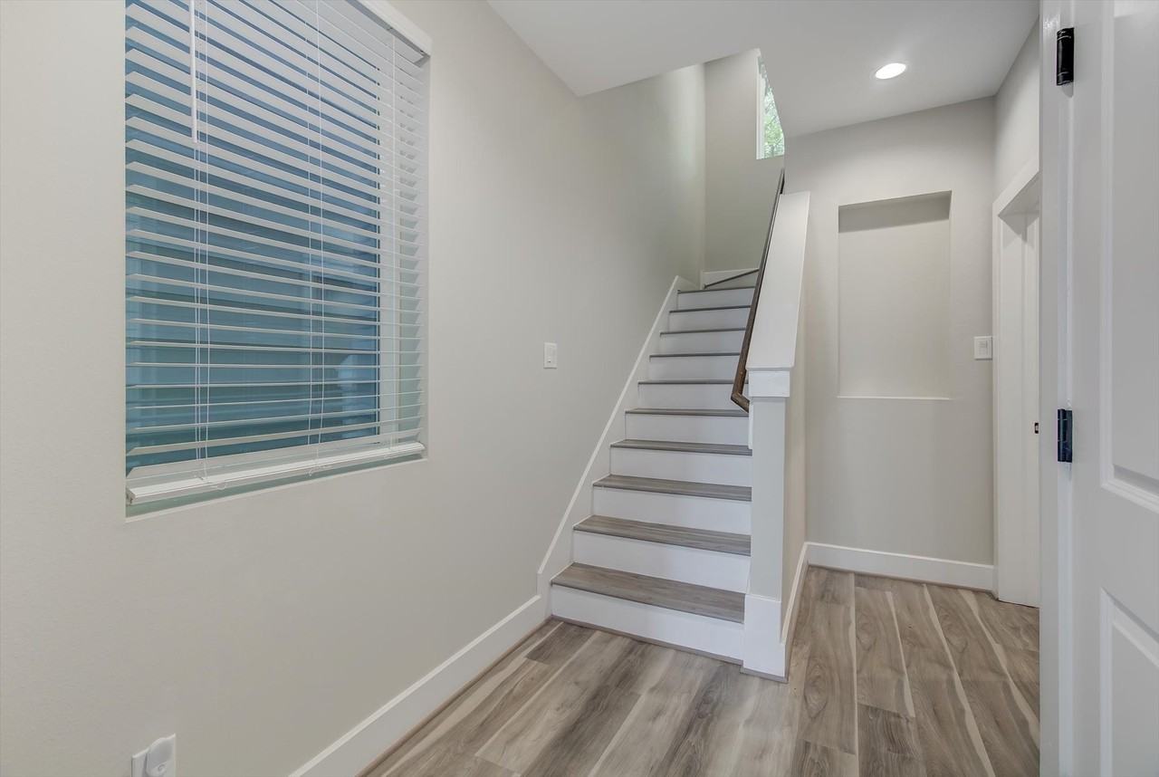 1329 Buescher Dr #1329 - Photo 5 of 36