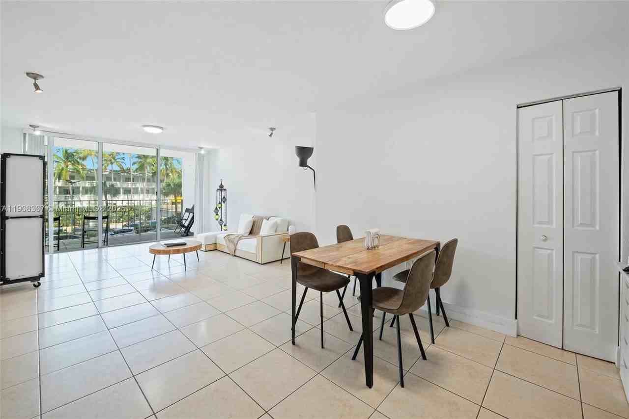 1865 John F Kennedy Causeway