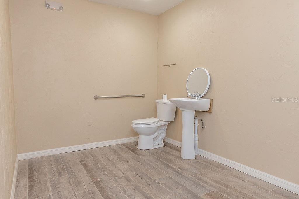 209 S Florida Ave #209 - Photo 6 of 24