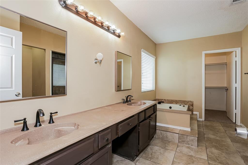 2716 Hemingway Drive #2716 - Photo 4 of 17