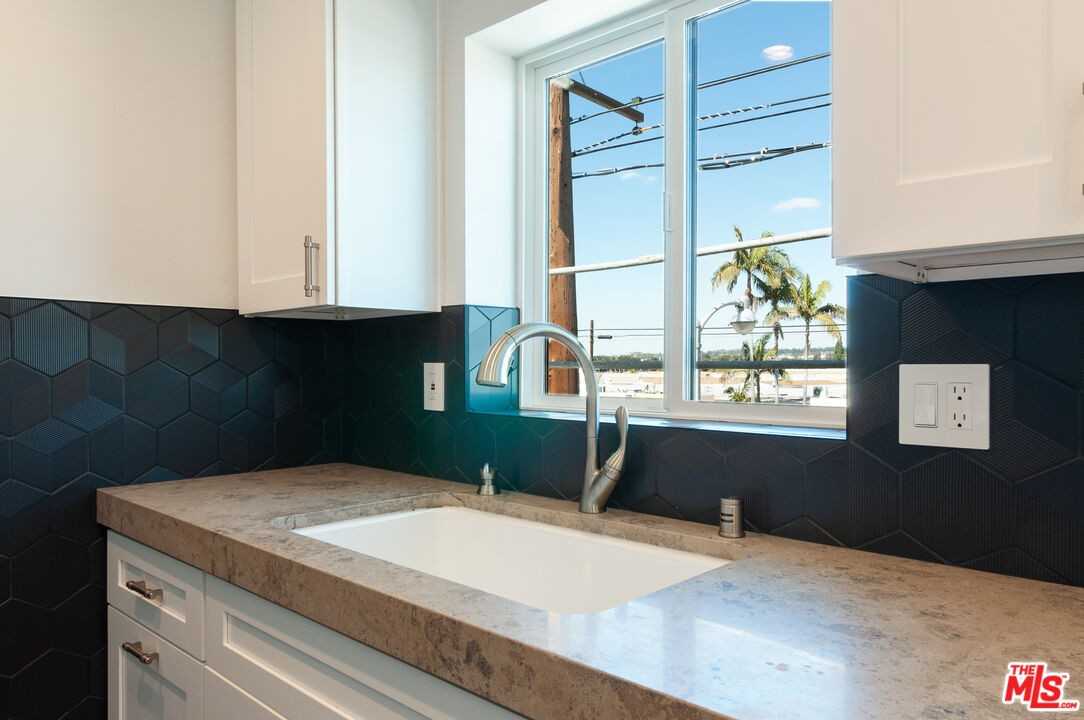 1310 W Valencia Dr #13101306-5 - Photo 7 of 15