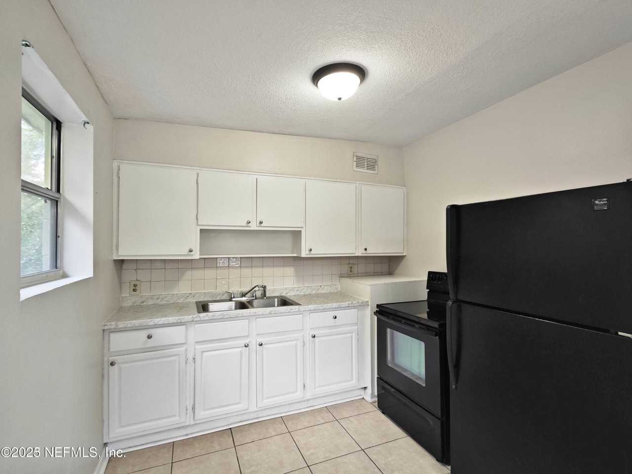 1337 W 23rd St #1337 - Photo 4 of 5