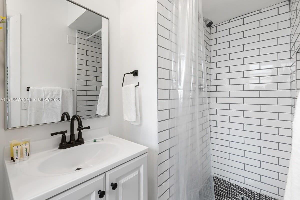 301 Northeast 17th Avenue #301-4 - Photo 2 of 14