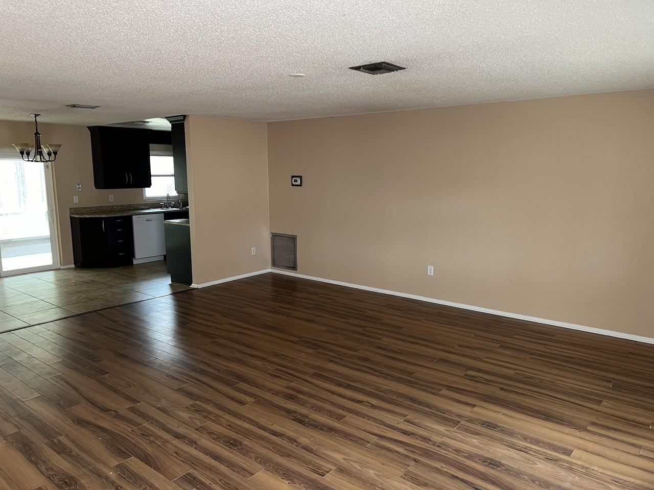 3880 Essex St #3880 - Photo 5 of 18
