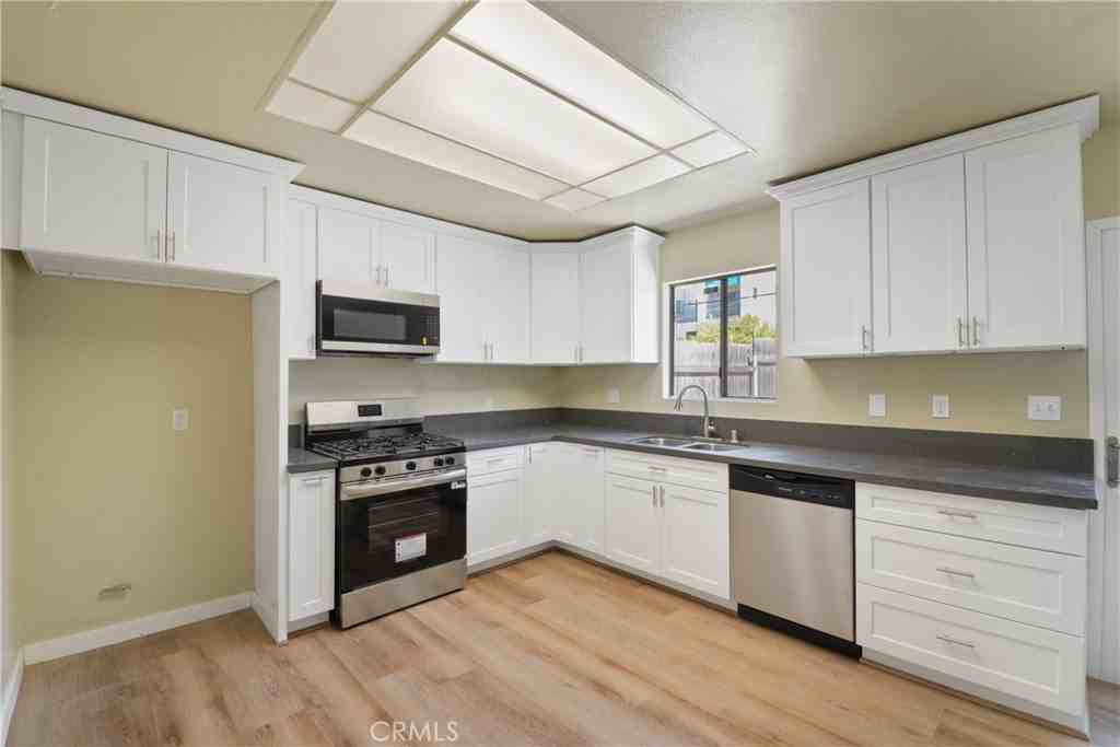 3214 Locust Avenue #3214 - Photo 2 of 12