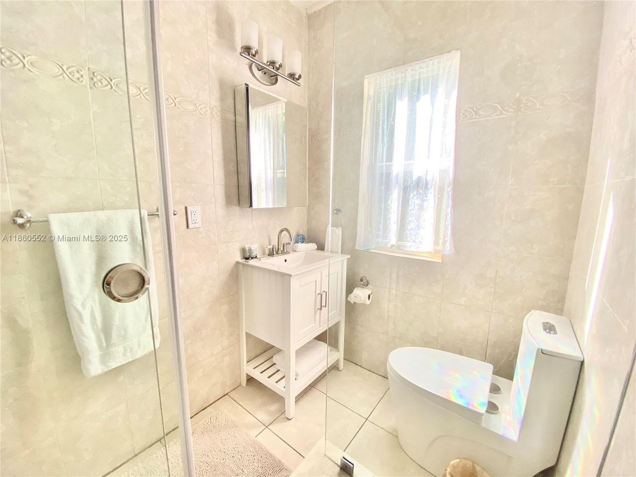 118 Northeast 46th Street #118C - Photo 7 of 10