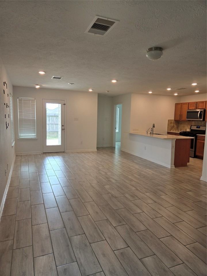 20719 Oakley Falls Dr #20719 - Photo 4 of 16