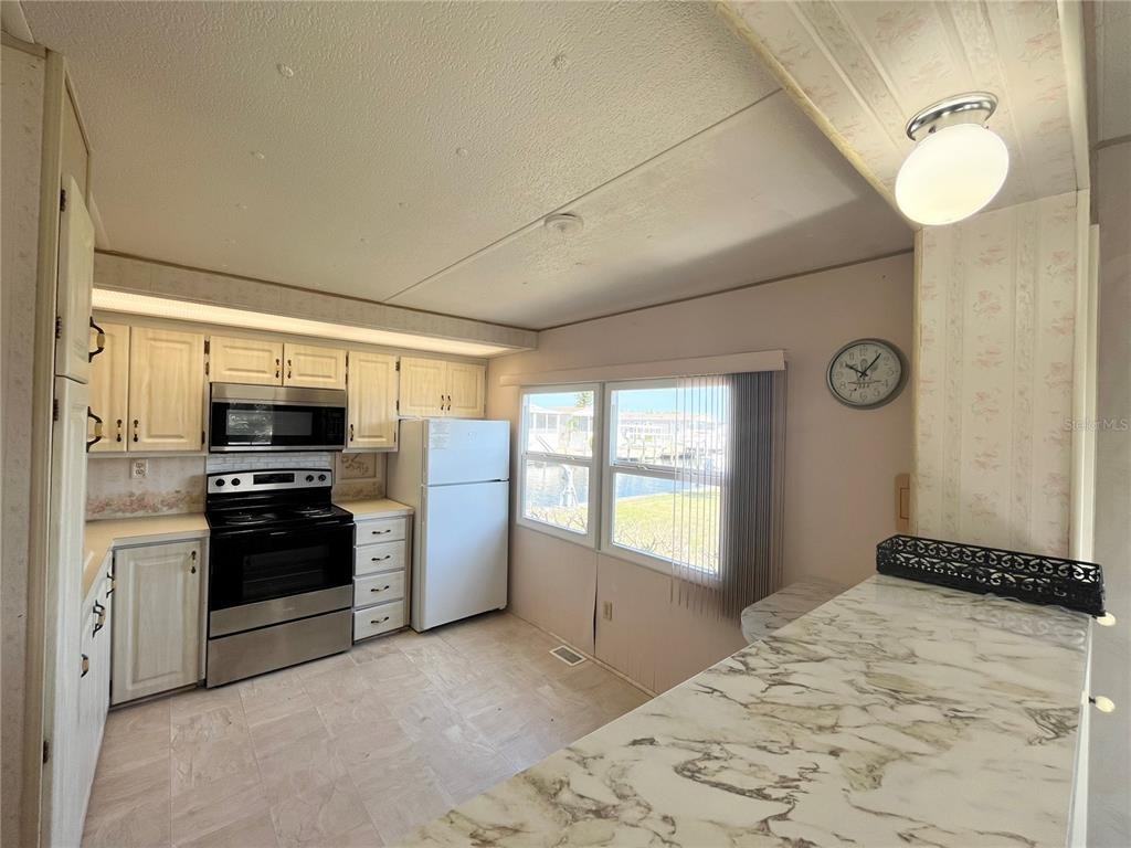 1213 31st Avenue West #1213 - Photo 6 of 23