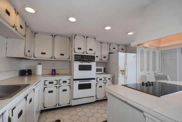 1018 Northeast 25th Avenue #1018 - Photo 2 of 35