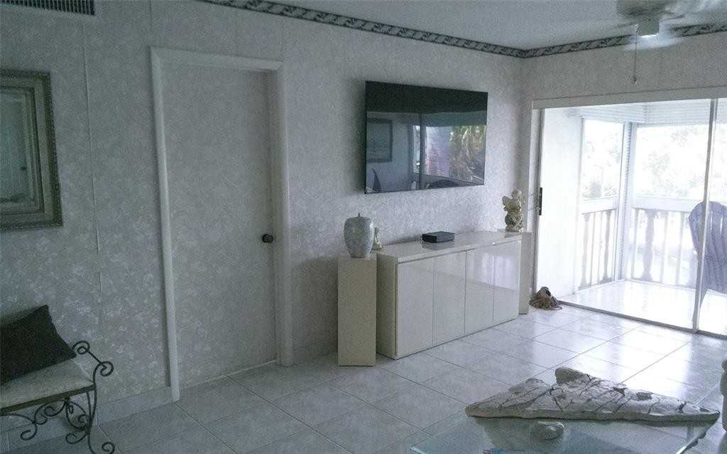 460 Paradise Isle Boulevard #460-301 - Photo 4 of 20