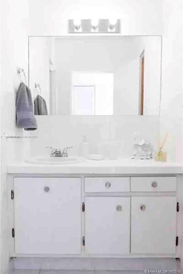 100 Lincoln Road #100-1216 - Photo 3 of 10