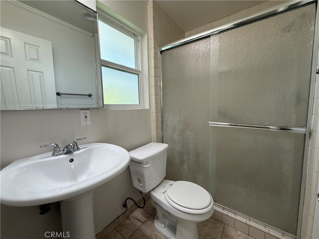 665 West 34th Street #665-8 - Photo 2 of 19