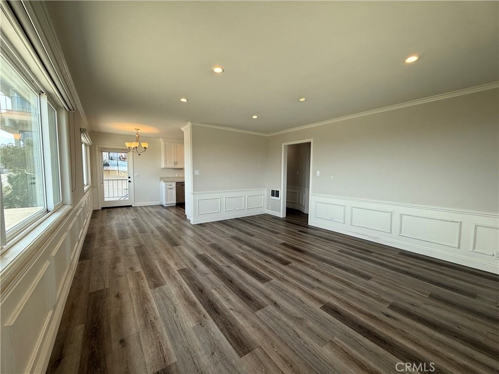 665 West 34th Street #665-8 - Photo 3 of 19