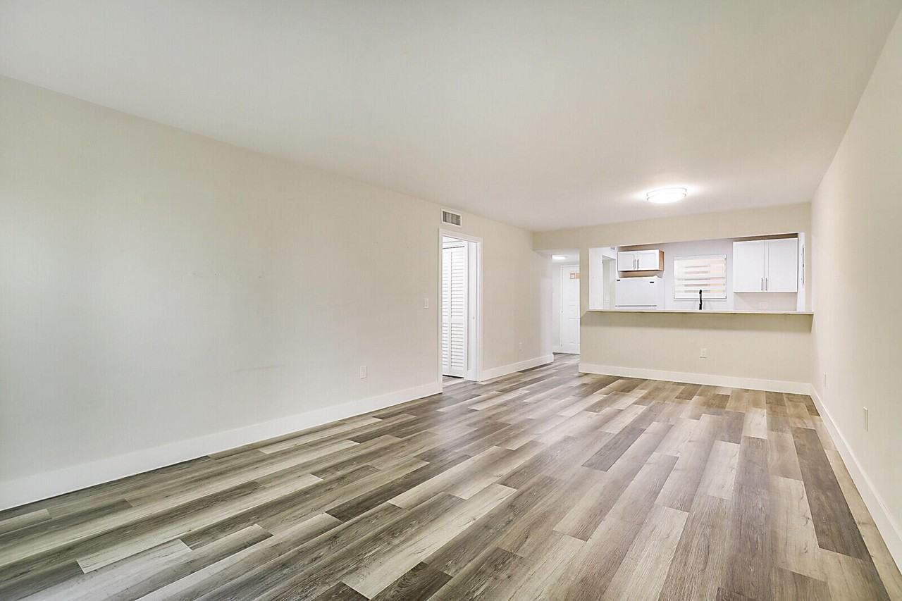 1235 Mariposa Avenue #1235-1 - Photo 3 of 29