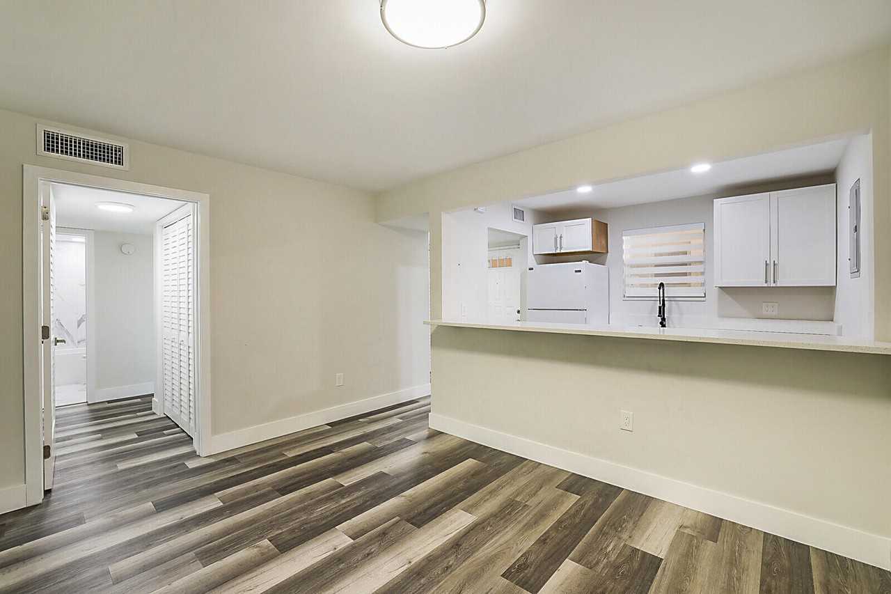 1235 Mariposa Avenue #1235-1 - Photo 4 of 29