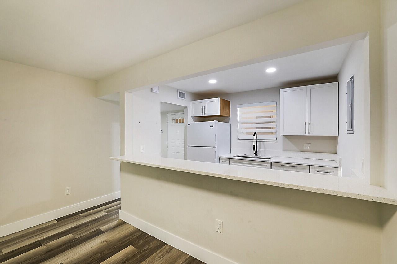 1235 Mariposa Avenue #1235-1 - Photo 5 of 29