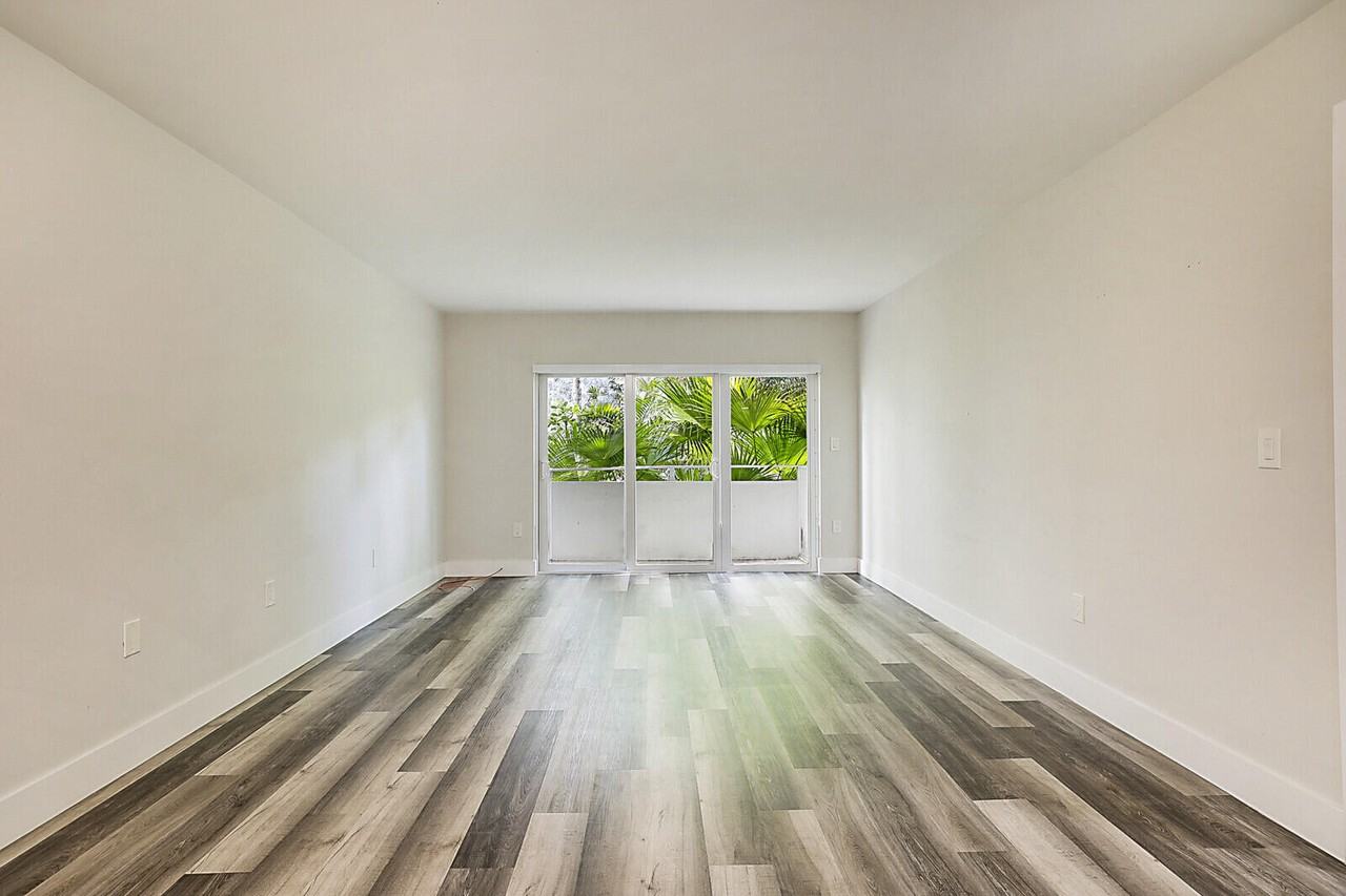 1235 Mariposa Avenue #1235-1 - Photo 7 of 29