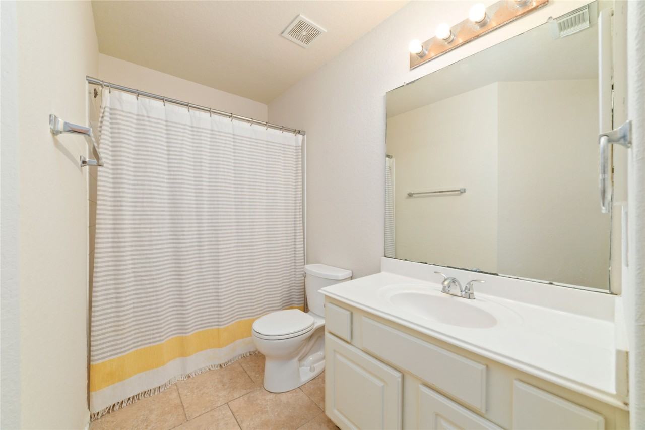 12426 Taylorwood Lane #12426 - Photo 3 of 32