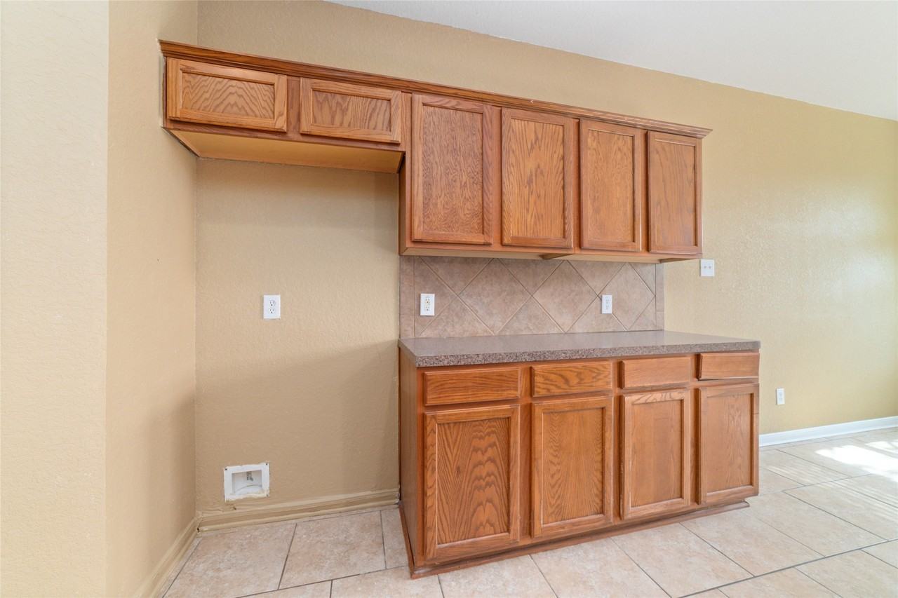 12426 Taylorwood Lane #12426 - Photo 6 of 32