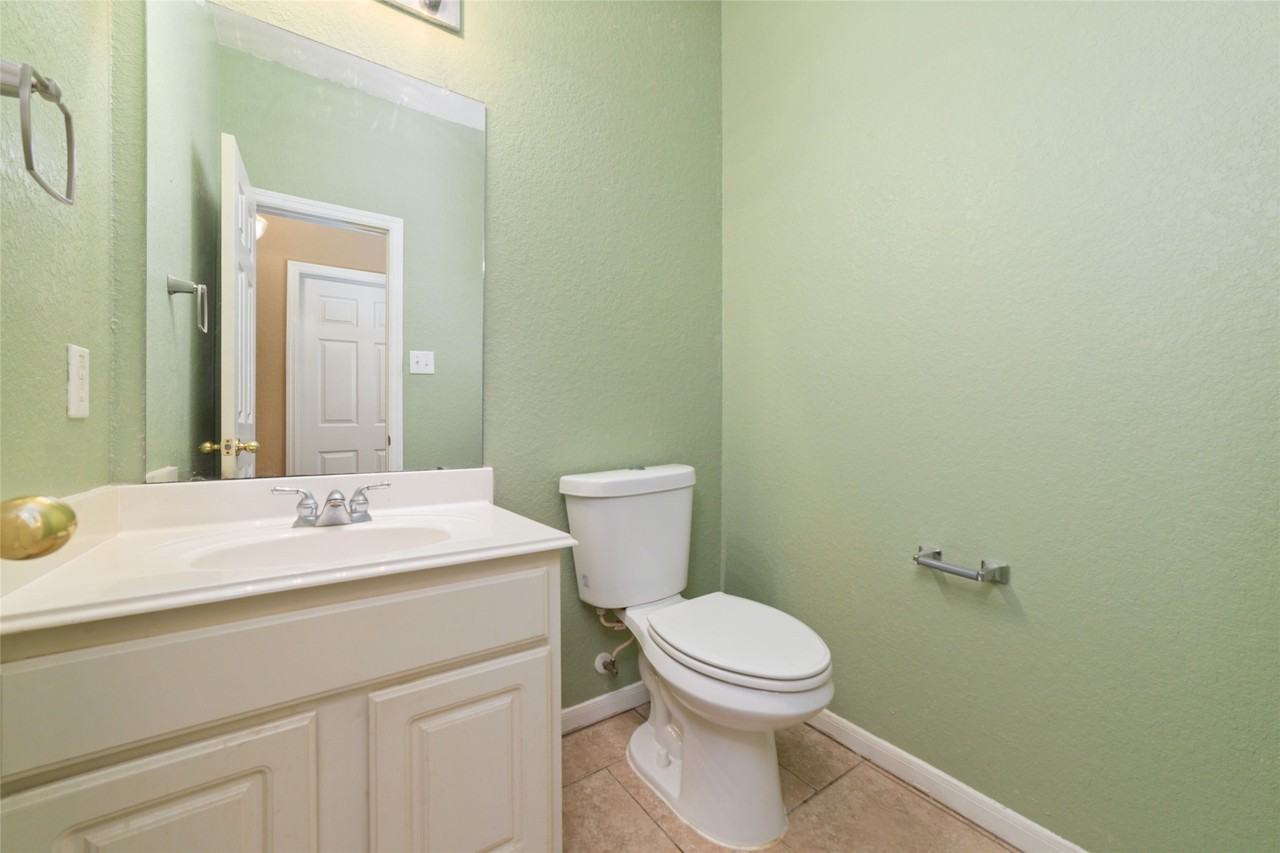 12426 Taylorwood Lane #12426 - Photo 7 of 32