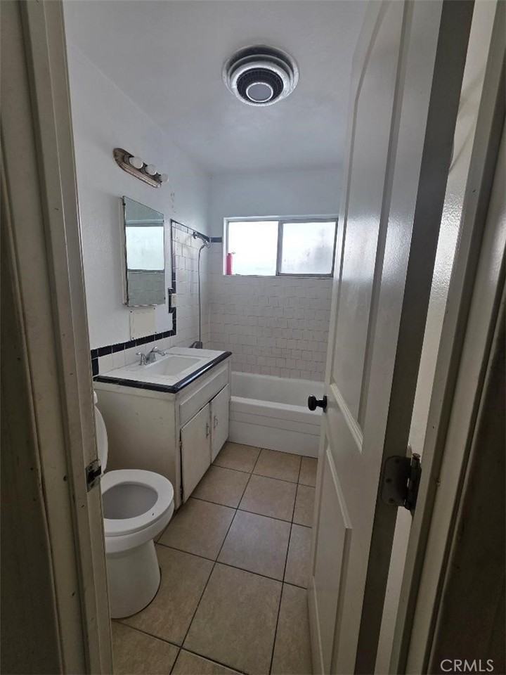 1841 Crestwood Lane #1841 - Photo 3 of 8