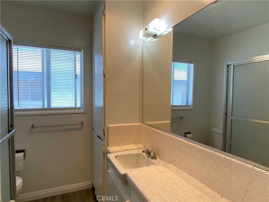 320 N Stoneman Ave #320E - Photo 3 of 6