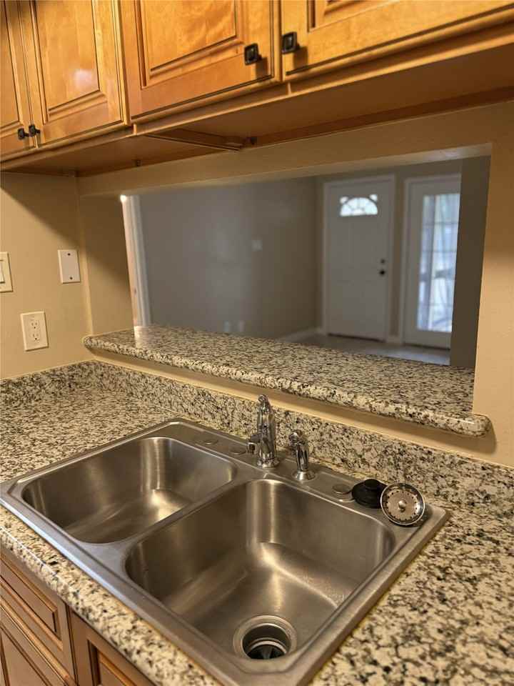 712 Memorial Mews St #712C - Photo 2 of 25