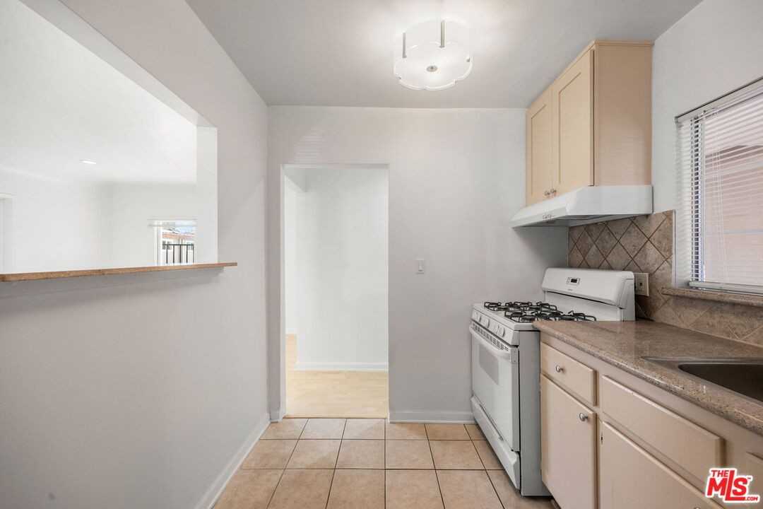 435 West Elk Avenue #435 - Photo 2 of 15