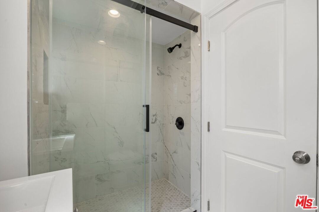 435 West Elk Avenue #435 - Photo 3 of 15