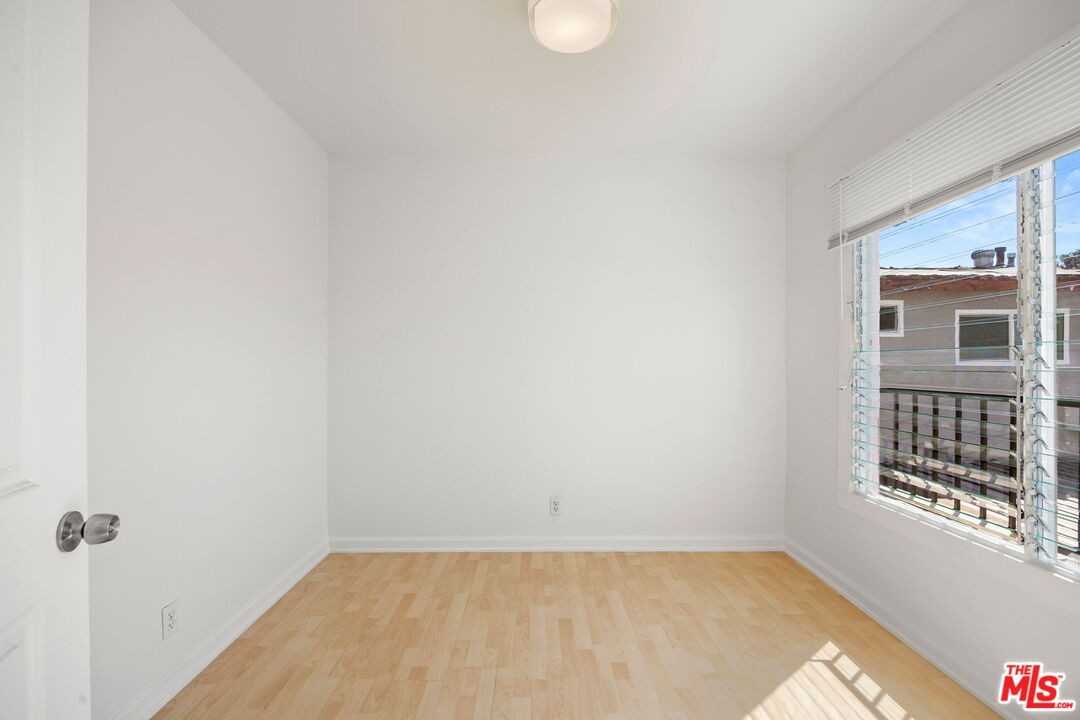 435 West Elk Avenue #435 - Photo 6 of 15