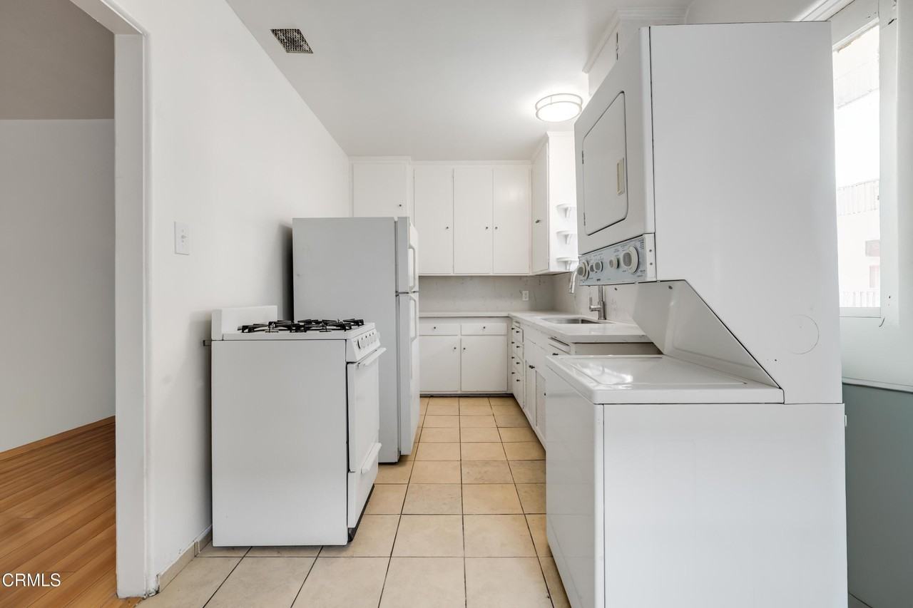 412 Pioneer Dr #412 - Photo 2 of 10