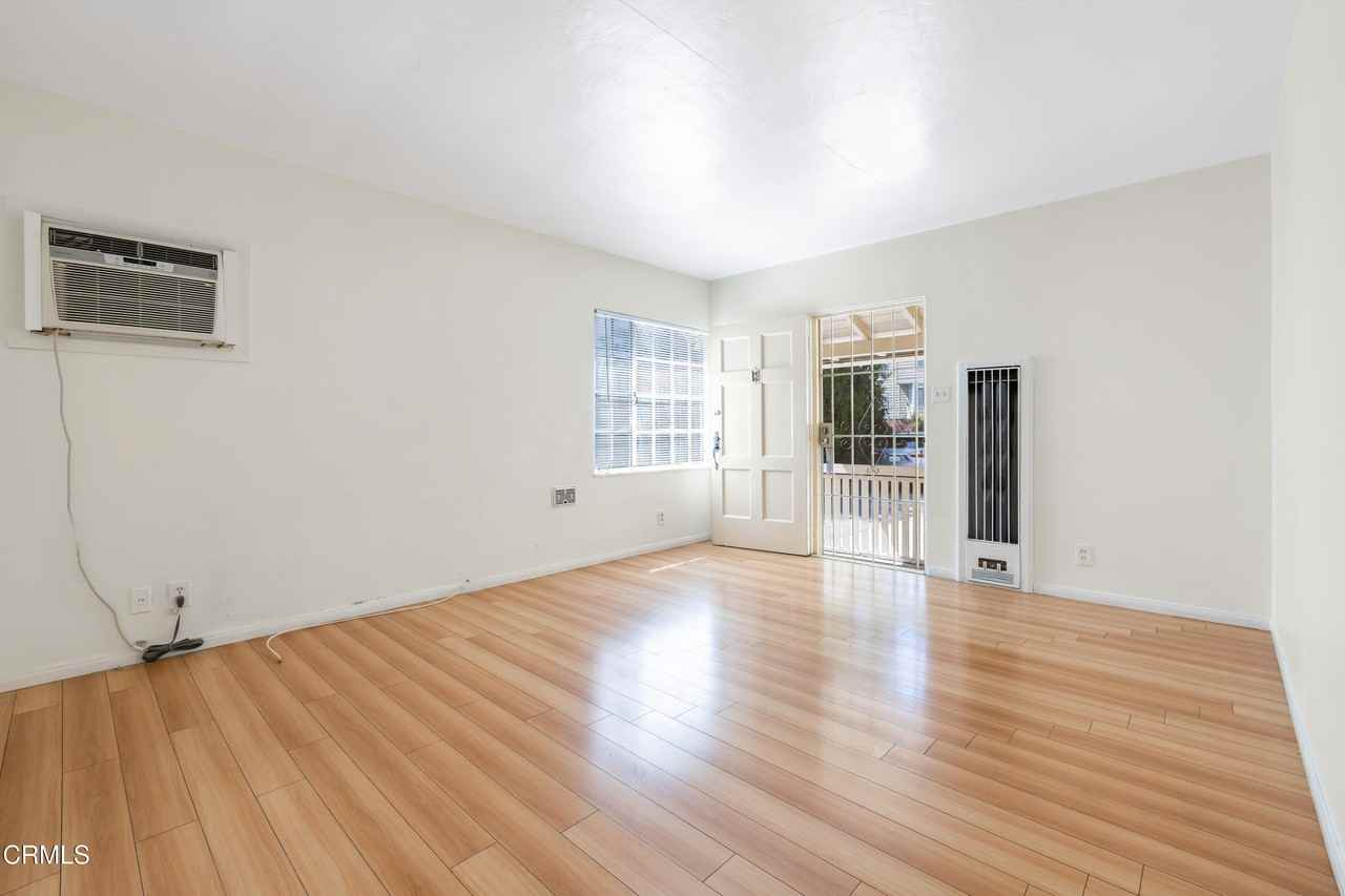 412 Pioneer Dr #412 - Photo 4 of 10