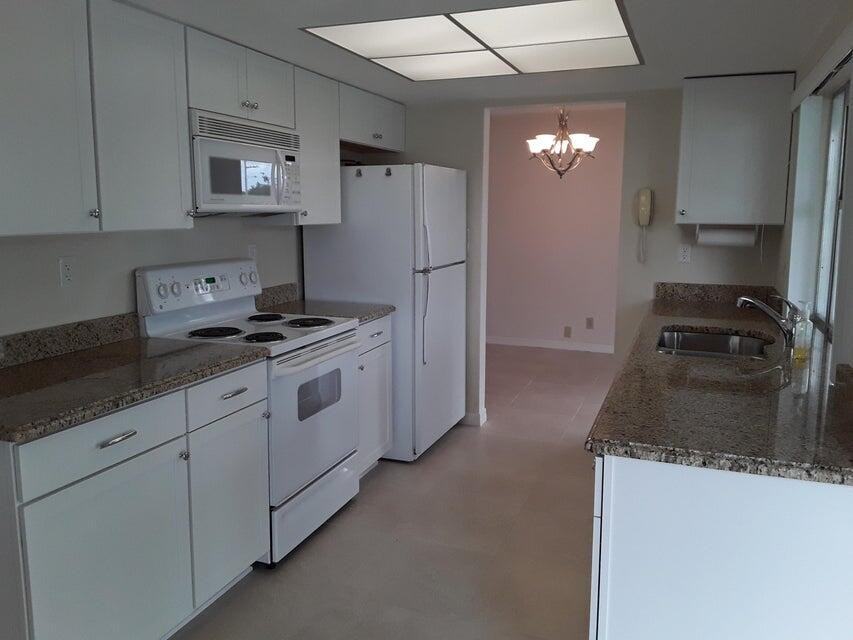 4610 Nw 47th St #4610 - Photo 4 of 10