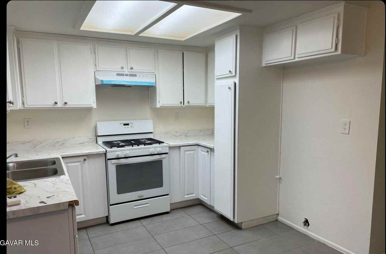 324 E Avenue Q7 #324C - Photo 4 of 8