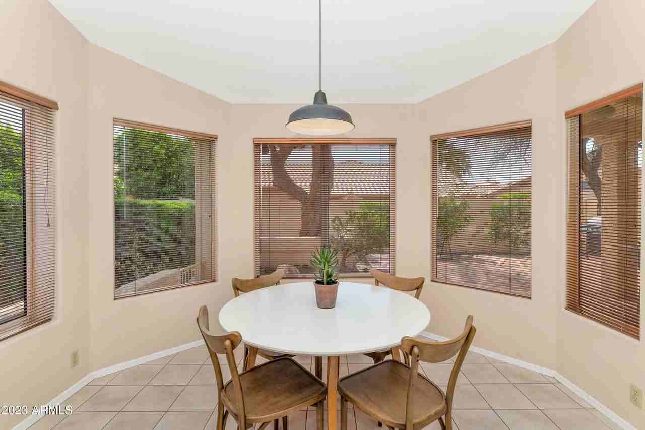 9013 West Kerry Lane #9013 - Photo 2 of 36