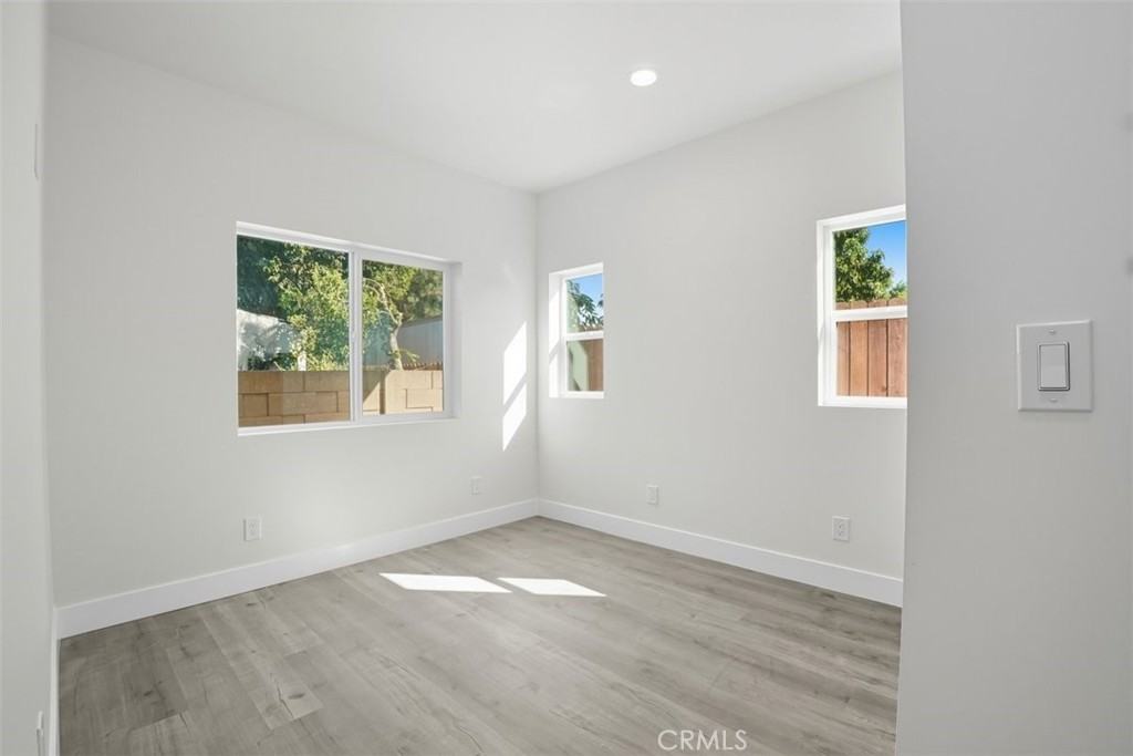 19258 Strathern Street #19258 - Photo 5 of 26