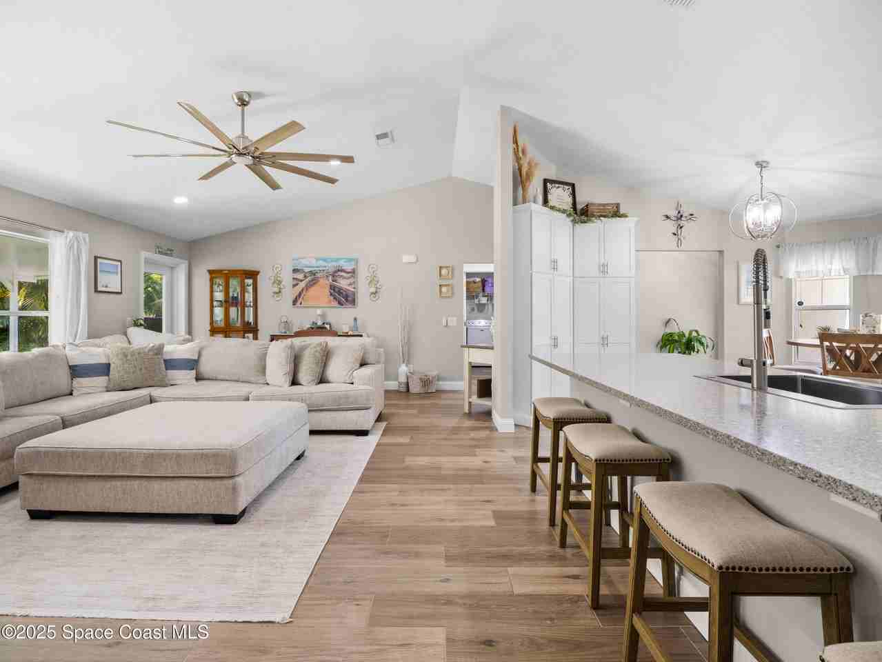 424 Brown Avenue #424 - Photo 3 of 34