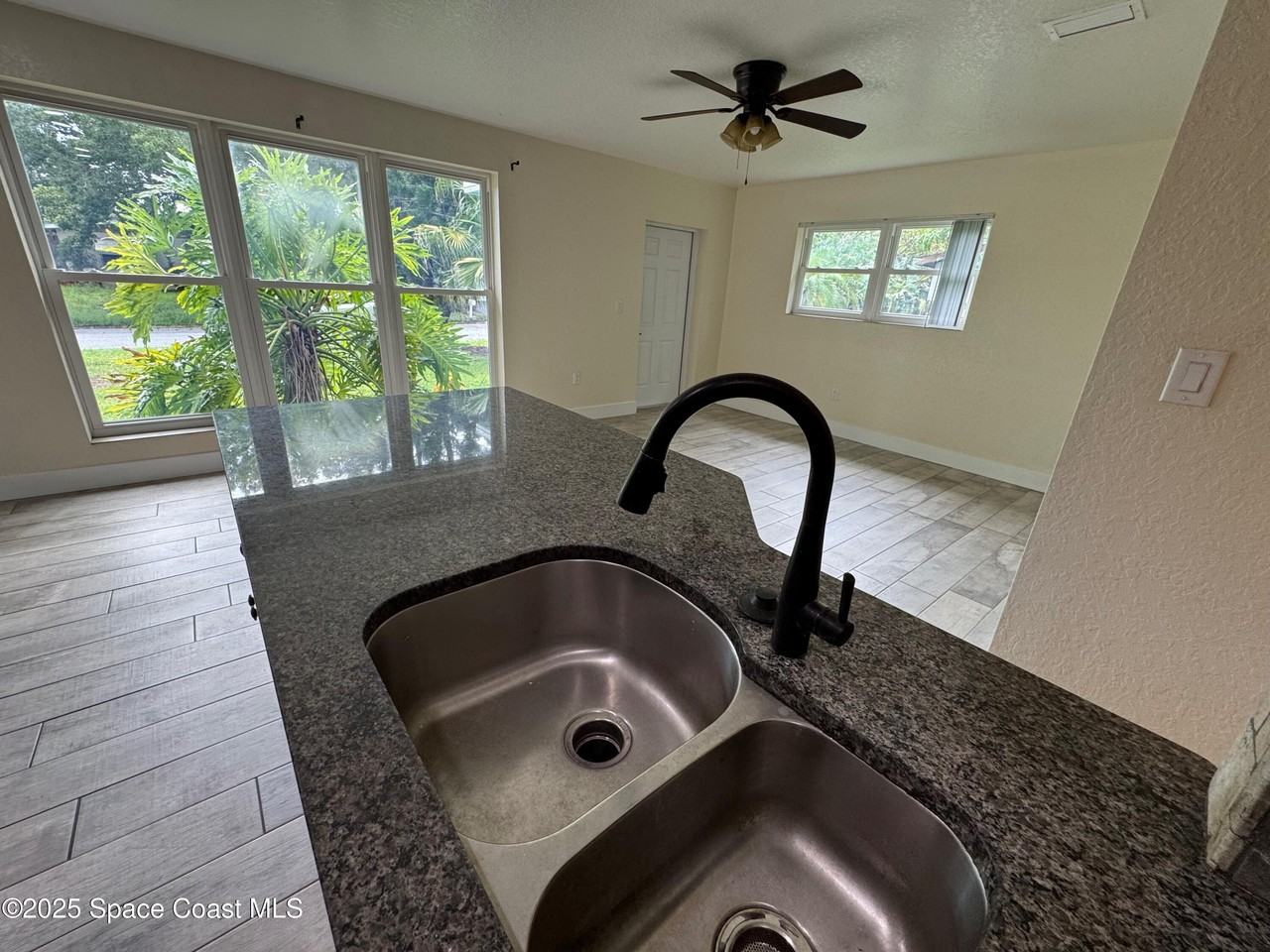 2914 Stetson St #2914 - Photo 6 of 48