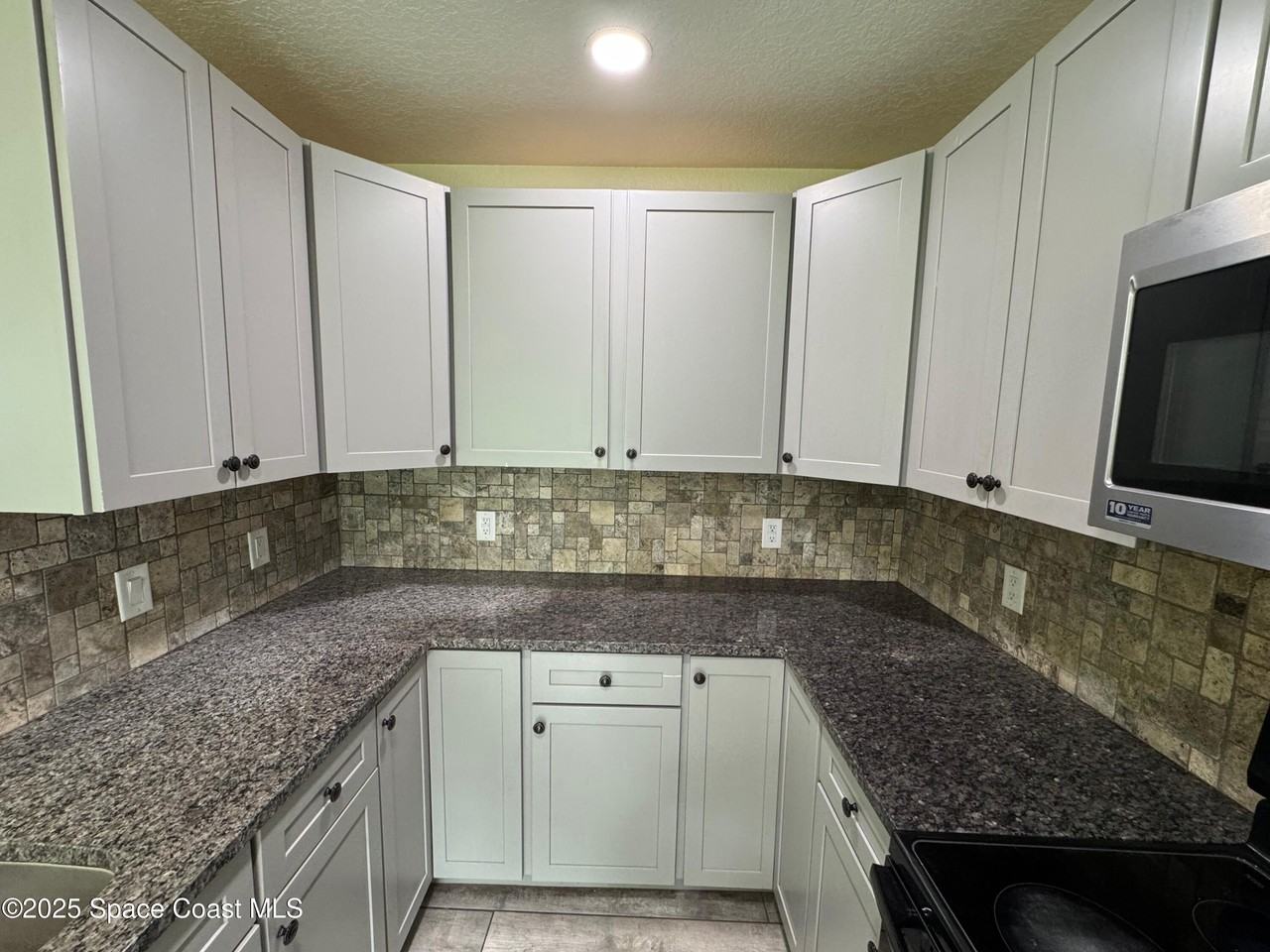 2914 Stetson St #2914 - Photo 7 of 48