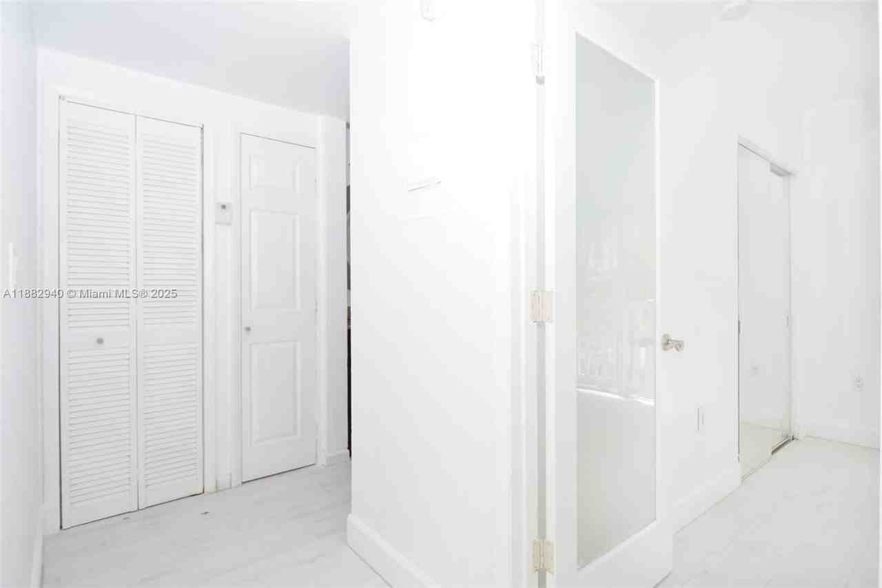 344 Meridian Ave #3442B - Photo 2 of 12